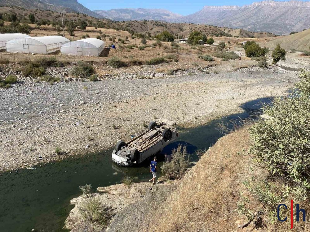 Semdinli Derecik Yolunda Trafik Kazasi 1 Yarali 001