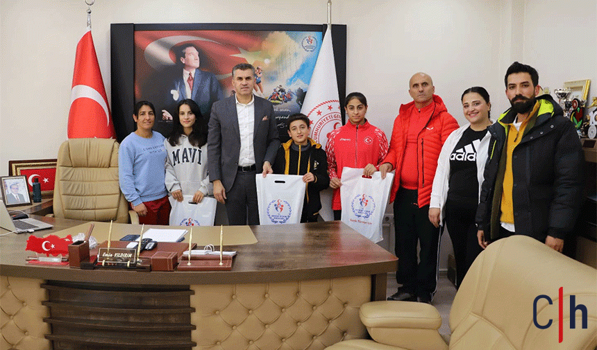 Hakkari Gençlik ve Spor İl Müdürü, Başarılı Sporcuları Kabul Ederek Tebrik Etti