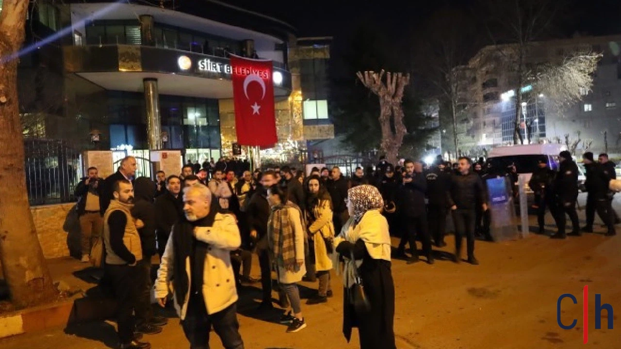 Dem Parti Es Genel Baskanlarindan Kayyim Tepkisi Siyasi Hilekarlikla Demokrasi Yan Yana Olmaz Brsq