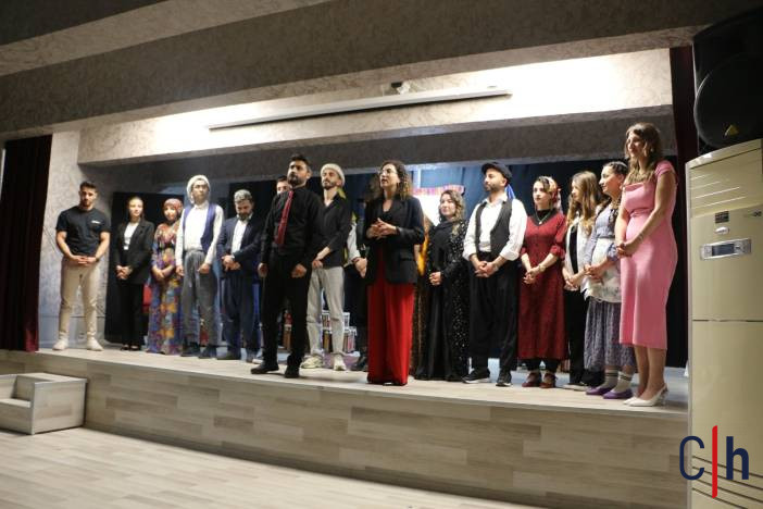 Komsu Koyun Delisi Adli Tiyatro Gosterisi 4