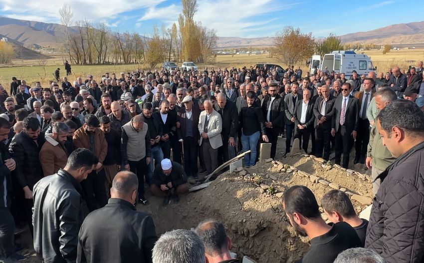 20251104Aw572700 850X527