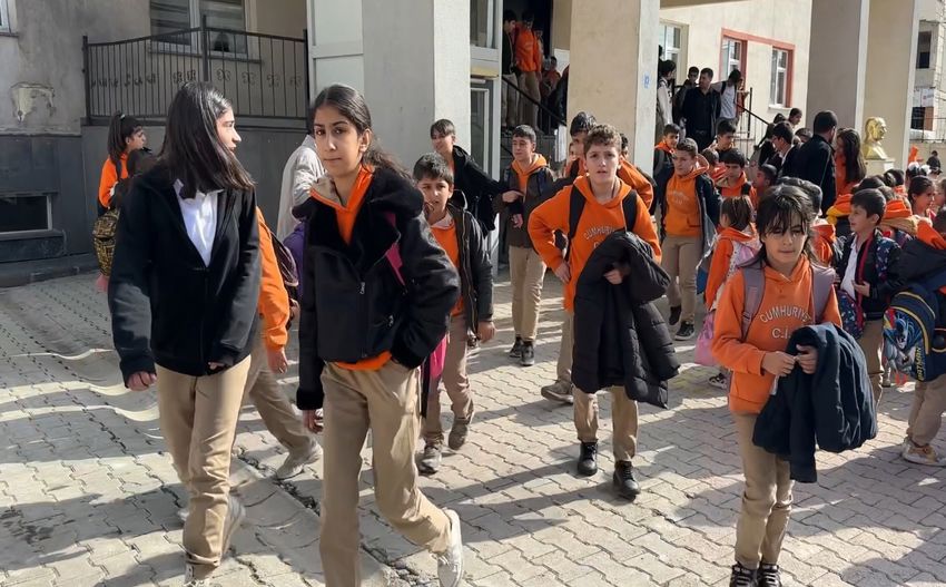 20251107Aw574866 6 850X527