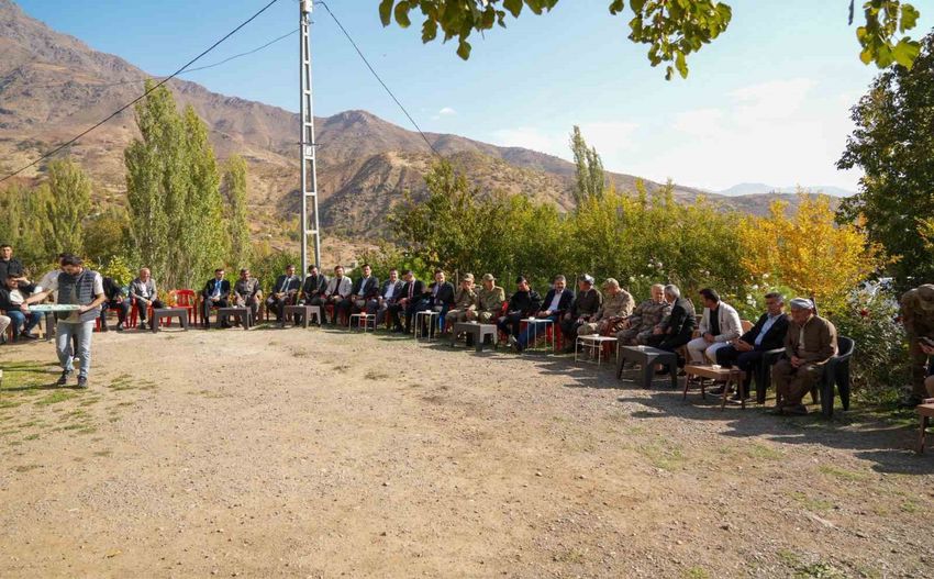 20251108Aw575725 850X527