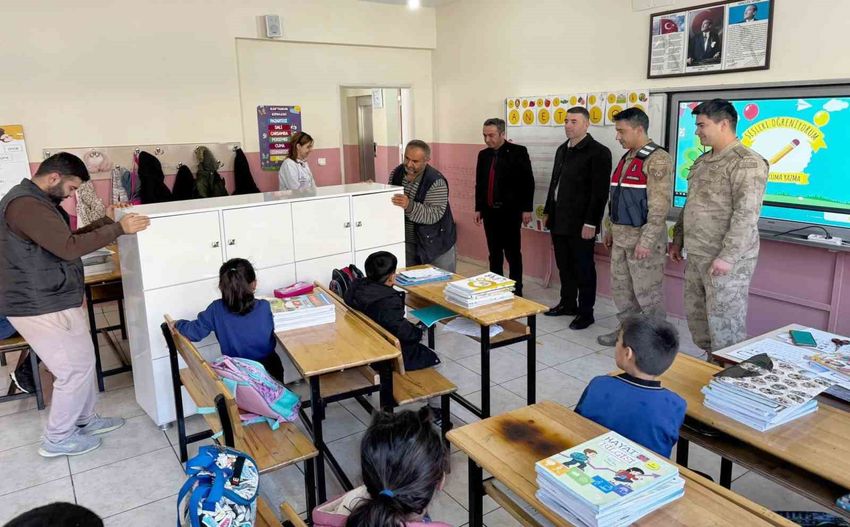 20251120Aw582997 850X527