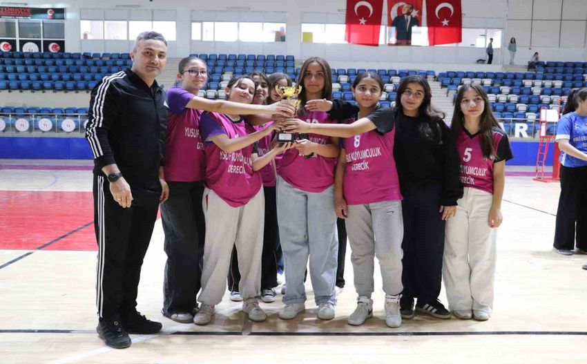 20251128Aw588960 2 850X527