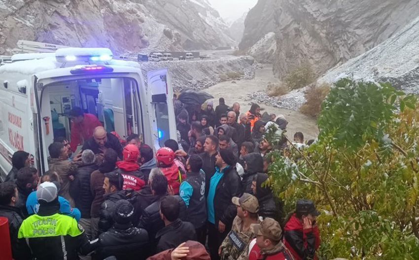 690X390Cc V 16 11 2025 Colemrg Wan Yolu Kaza 850X527