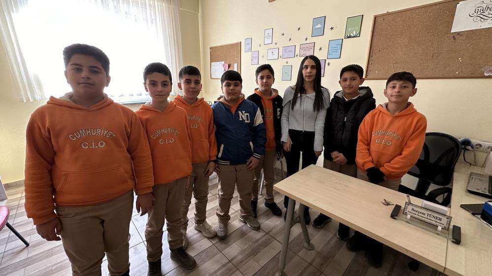 Yuksekovanin Gorme Engelli Ogretmeni Tuner Ilce Sinirlarini Asan Bir Basari Hikayesi Yaziyor