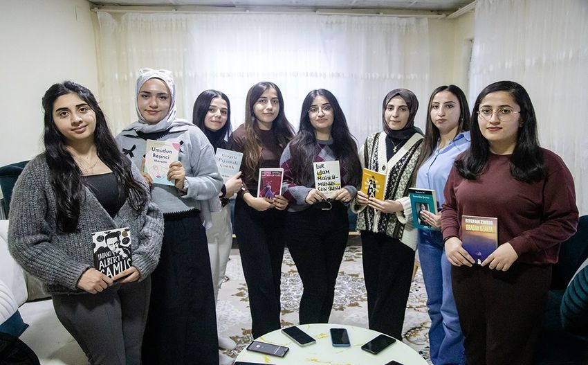 0497B13D 827C 4Cf0 B46B 7A27Fd675D6F 850X527