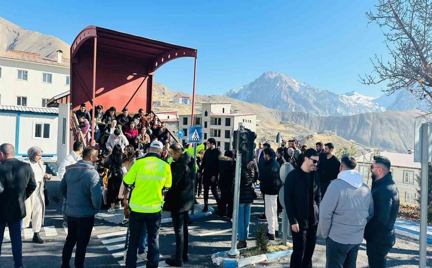 20251204Aw592565 1 850X527