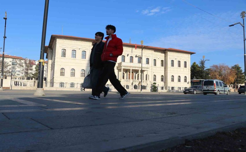 20251205Aw593372 5 850X527