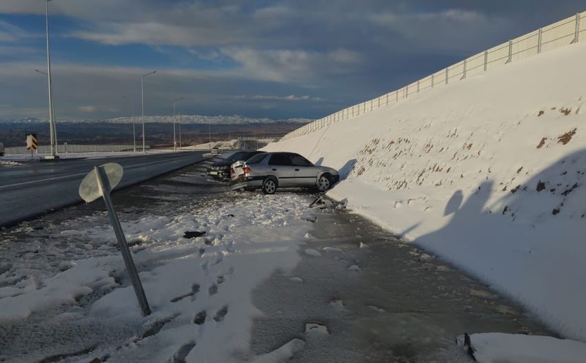 20251209Aw596045 850X527