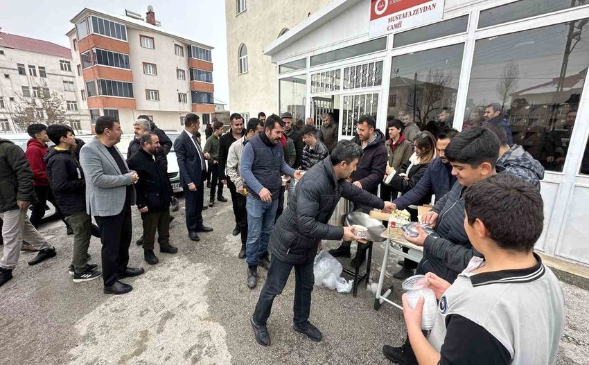 20251212Aw598220 6 850X527