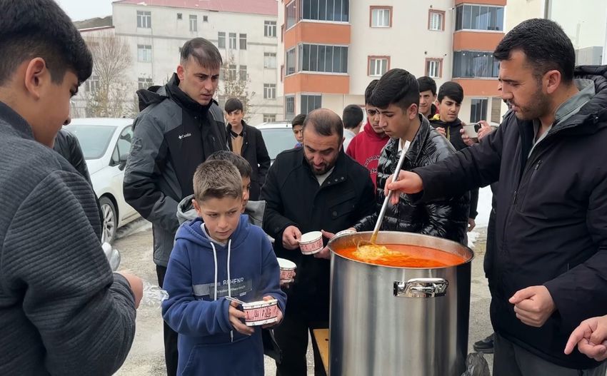 20251212Aw598220 850X527