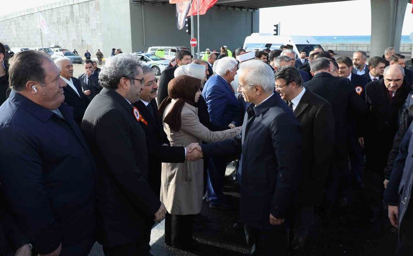 20251213Aw598677 2 850X527