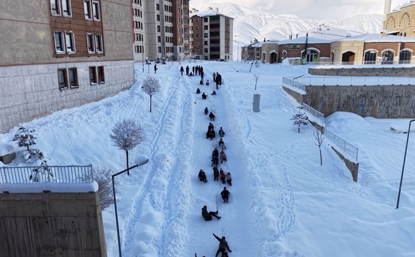 20251229Aw608668 850X527