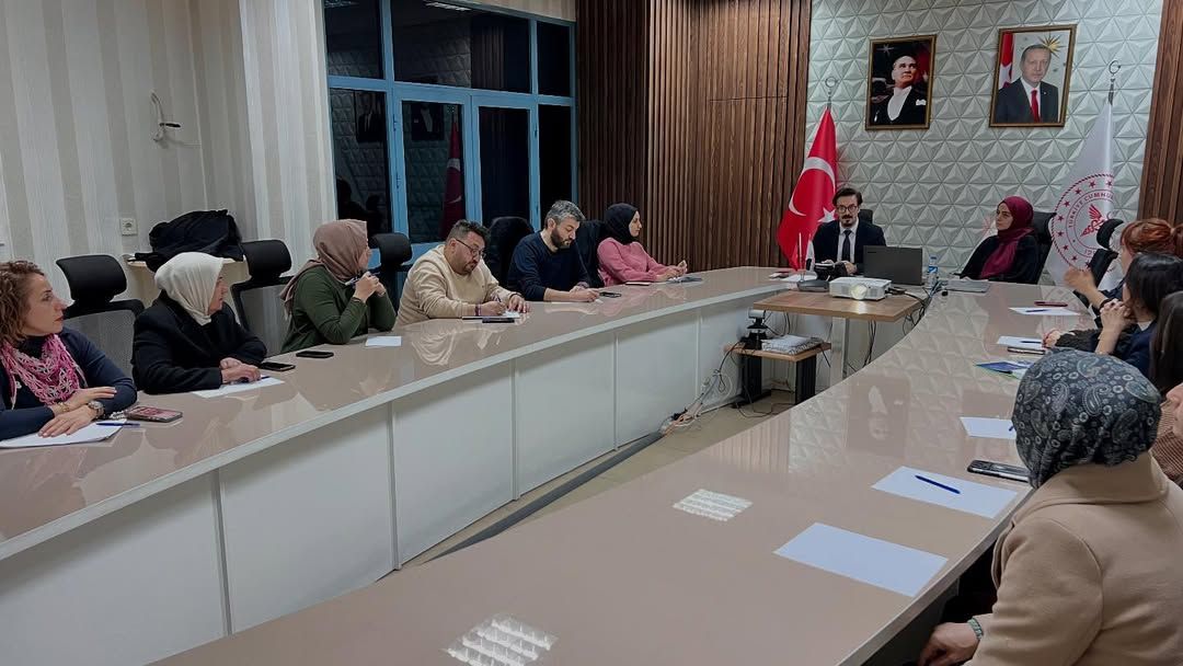 Hakkari Il Saglik Mudurlugu Mudurlugumuz Toplanti Salonunda Sivil Toplum Kurulusu Temsilcile 3