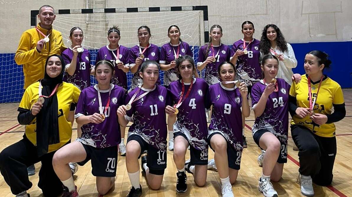 Hakkari Spor Lisesi Hentbolda Turkiye Yari Finallerinde 001