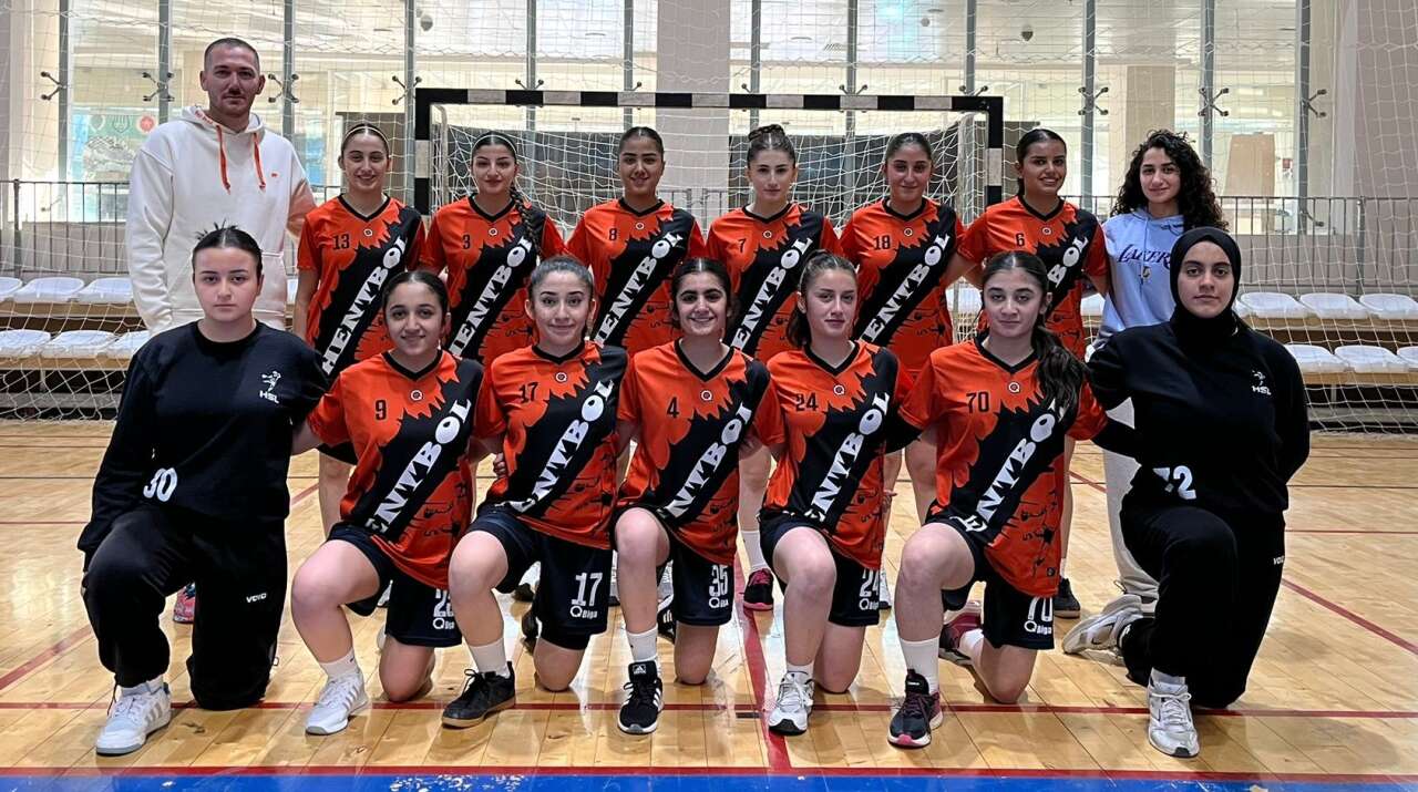 Hakkari Spor Lisesi Hentbolda Turkiye Yari Finallerinde 002