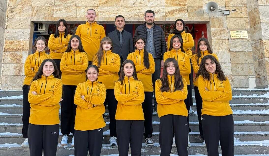 Hakkari Spor Lisesi Hentbolda Turkiye Yari Finallerinde