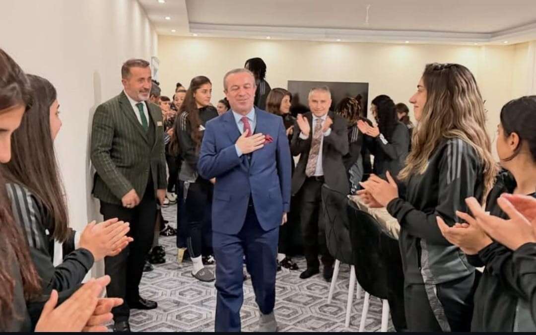 Spor Tesisleriyle Gonulleri Kazanan Zeydin Kaya