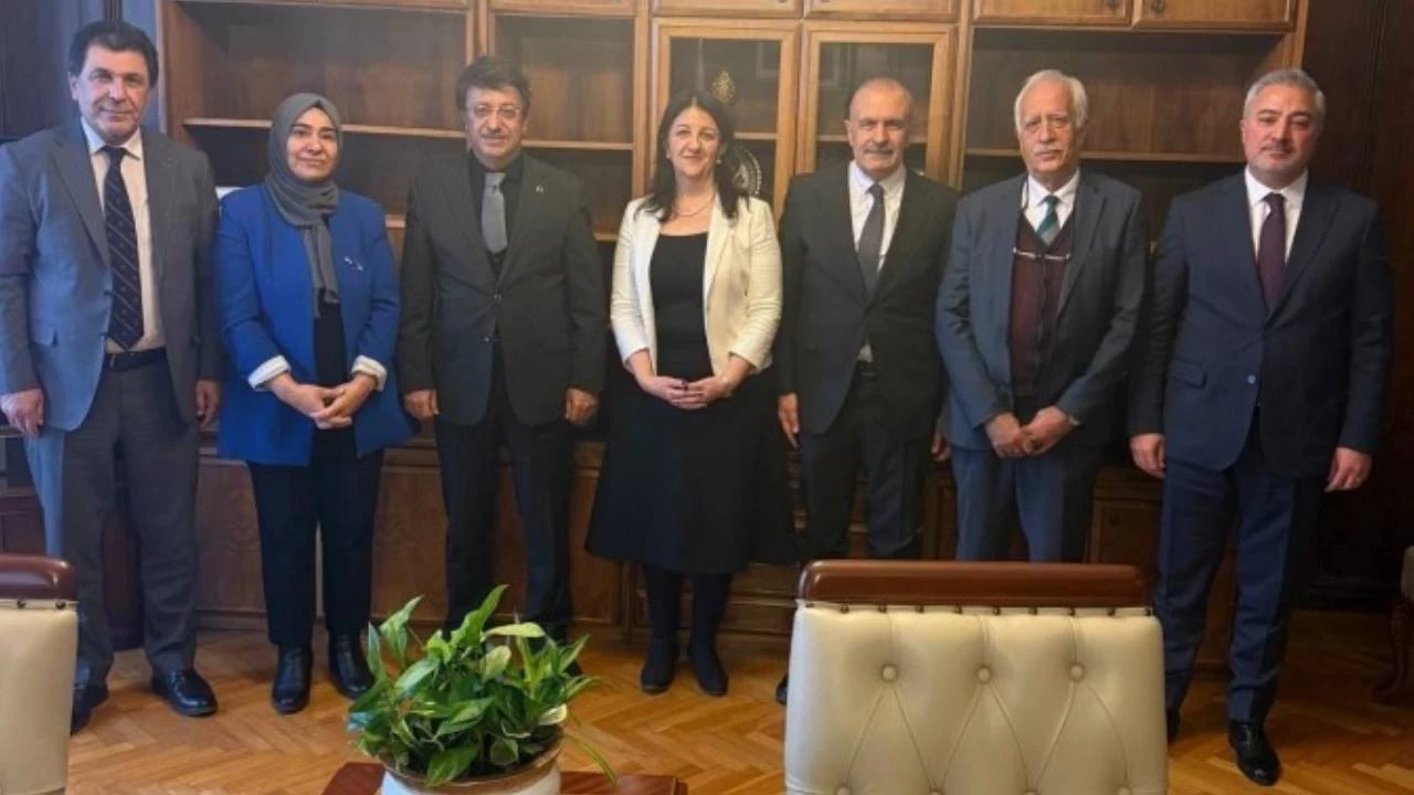 Talep Pervin Buldandan Geldi Dem Parti Ve Akp Van Milletvekilleri Mecliste Gorustu Exjt
