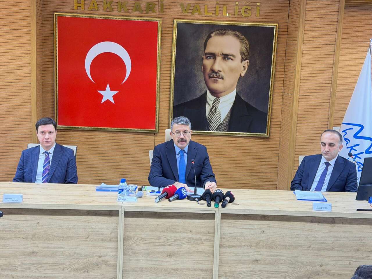 Vali Celikten Hakkaride Kan Bagisi Cagrisi