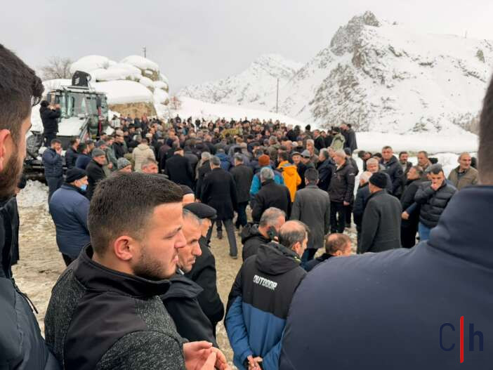 Baskan Kilinc Topraga Vedildi