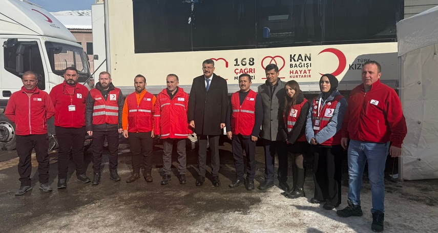 Hakkari Kızılay Vali Çelik