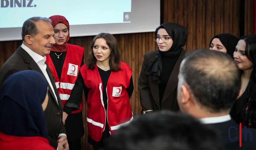 H D Y5 U Cn X U A A C7I2 857X503