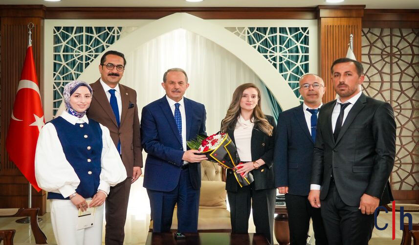 H Er Nw4Jbg A A Uza C 857X503