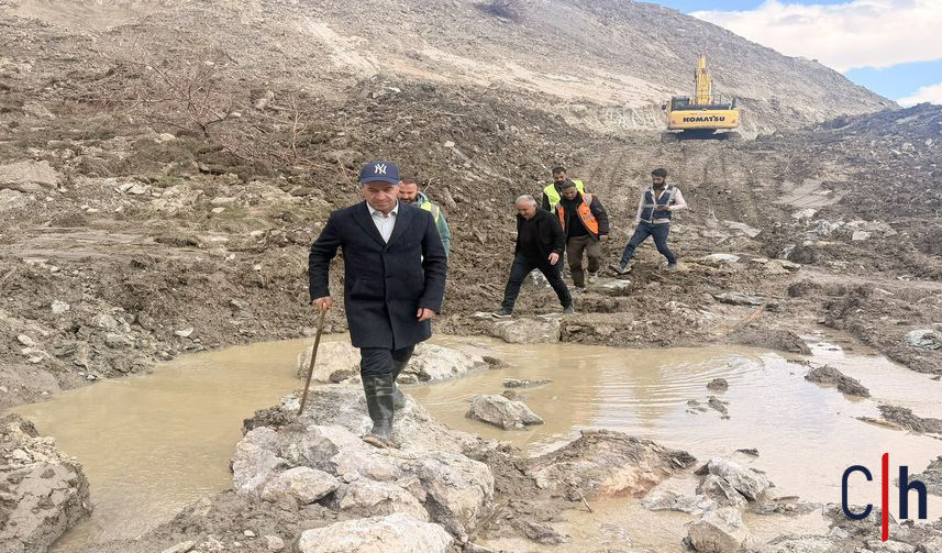 H Gm Dajo W U A A2 N Li 857X503