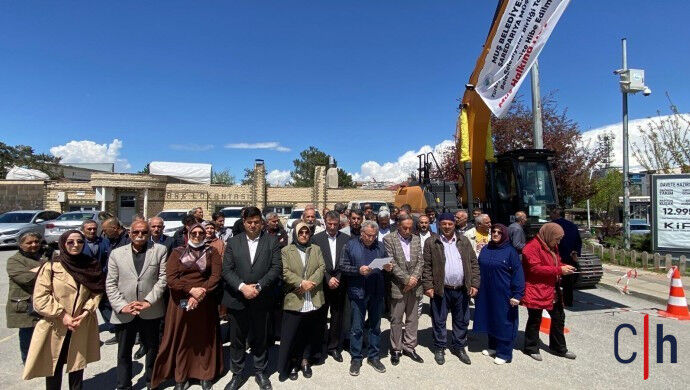 Dik Krtce Hutbe Yasagin Tepki1