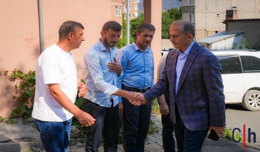 H M Zvqi N Wg A Ab Q V Y 857X503