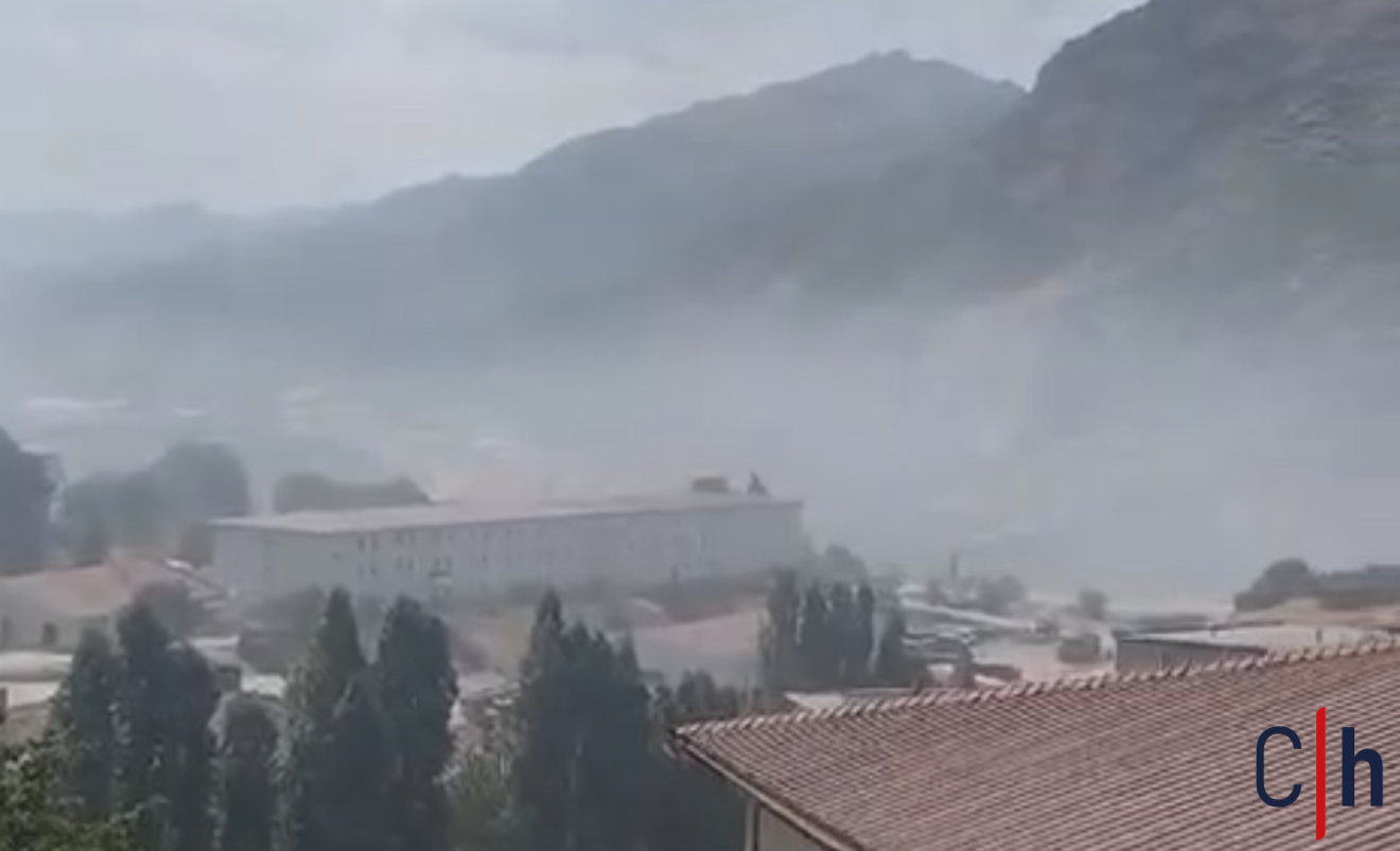 Şemdinli’de çöplük yangını tepki çekti: Duman ilçe merkezini kapladı