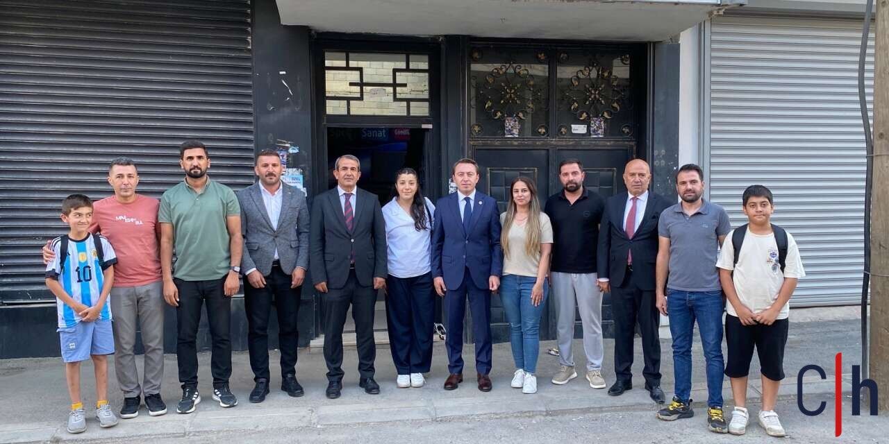 Hülür, Genç Ofis’te kursları inceledi
