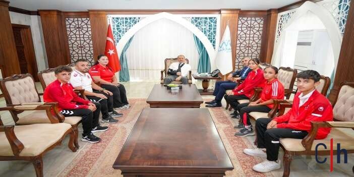 Milli Güreşçilerden Vali Taşyapan’a Ziyaret