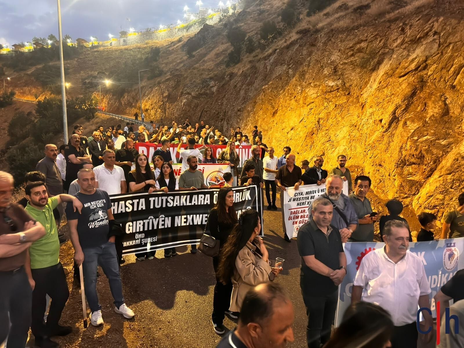 Şemdinli’de 1 Eylül yürüyüşü: “Savaşa hayır, barış hemen şimdi”