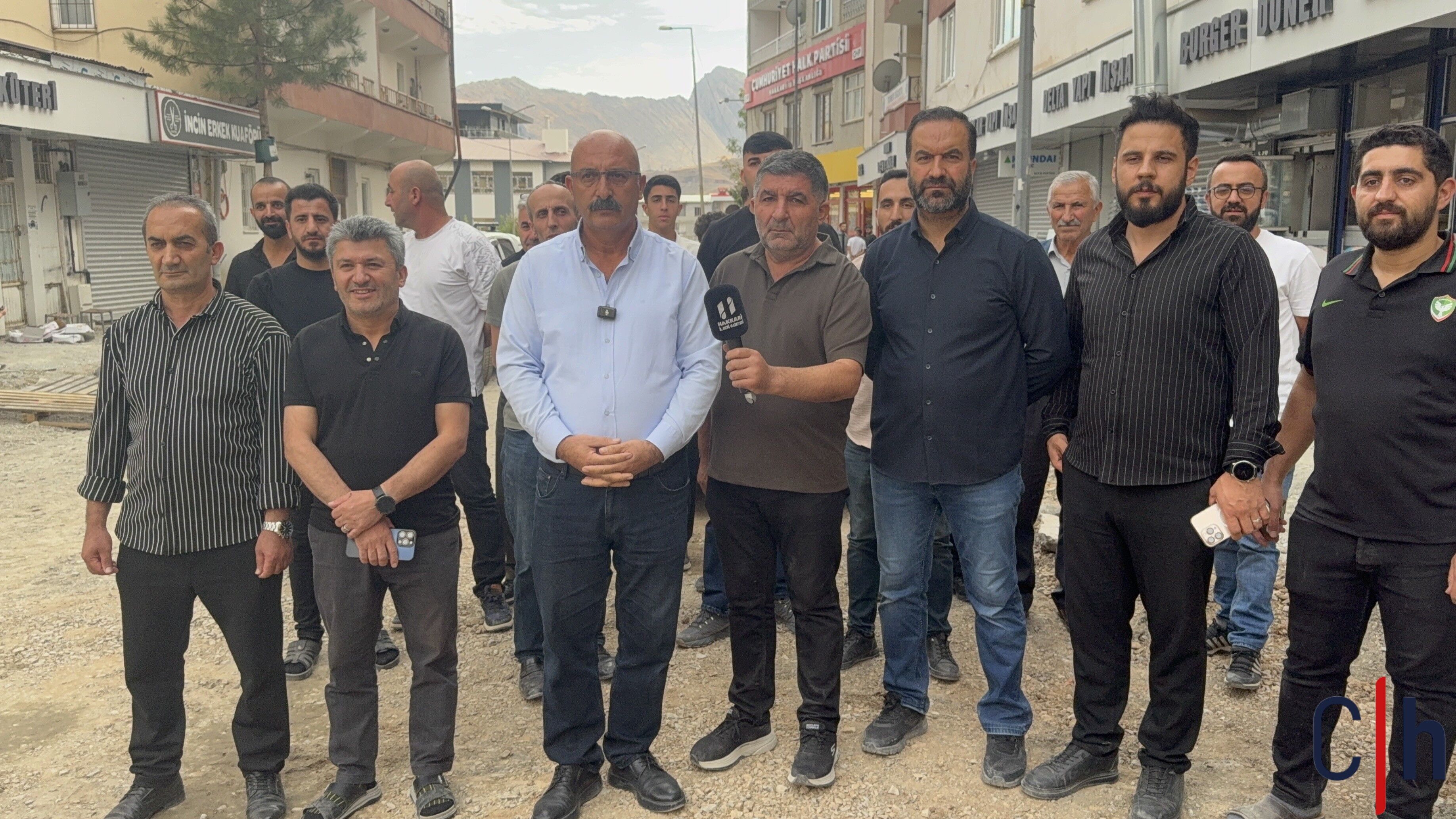 Hakkâri’de Altay Caddesi esnafı kepenk indirdi