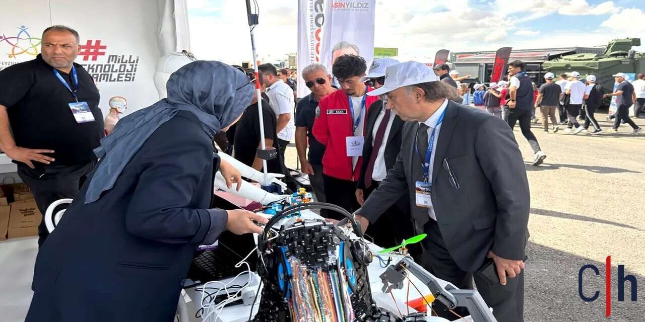 Rektörü Gençcelep, TEKNOFEST Güneydoğu’ya katıldı