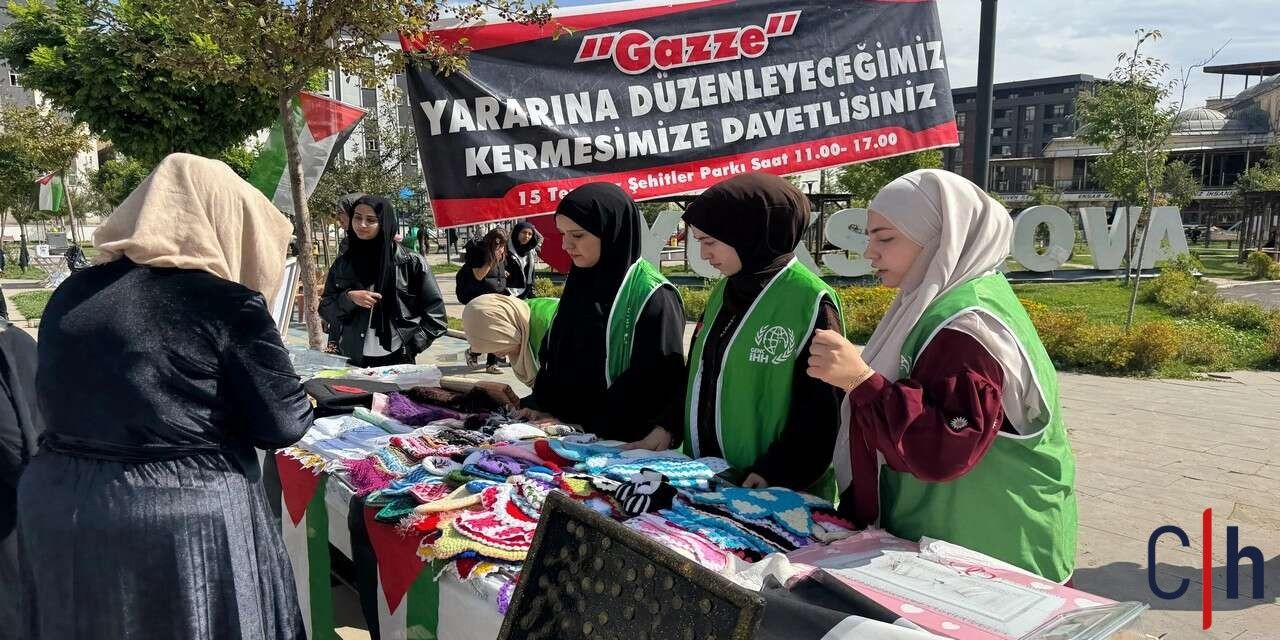 Yüksekova’da Gazze için hayır çarşısı kuruldu