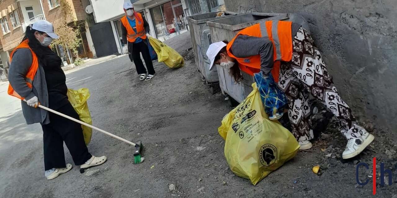 Hakkari’de çevre temizliği çalışmaları sürüyor