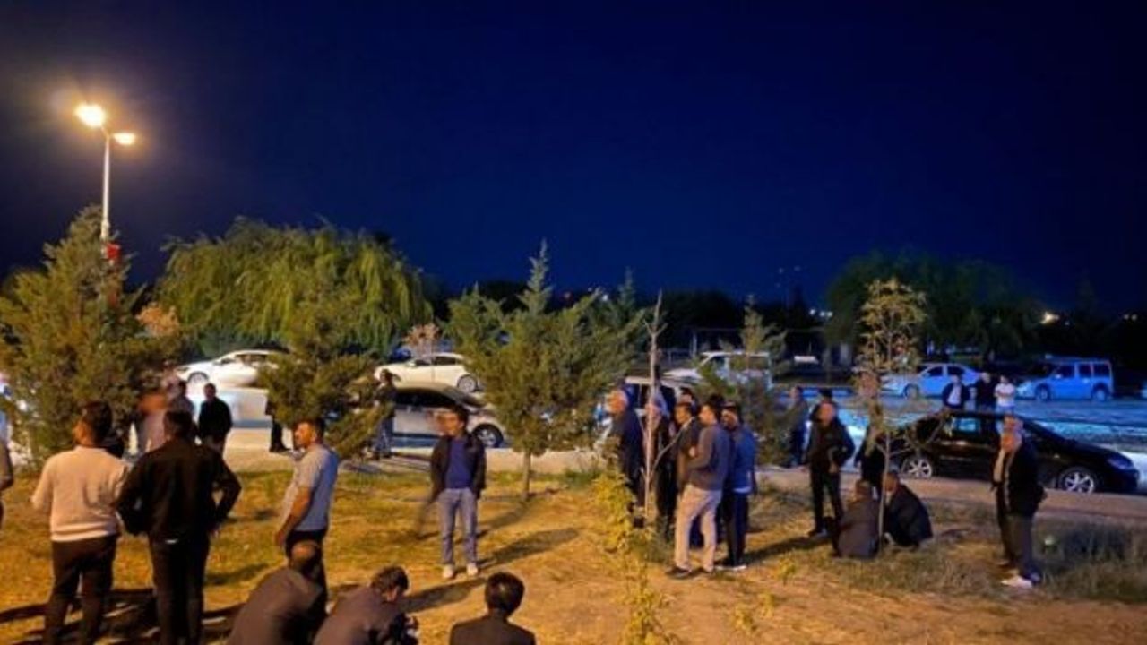 AKP eski ilçe başkanı komşularının evini taradı: Bir kişi hayatını kaybetti