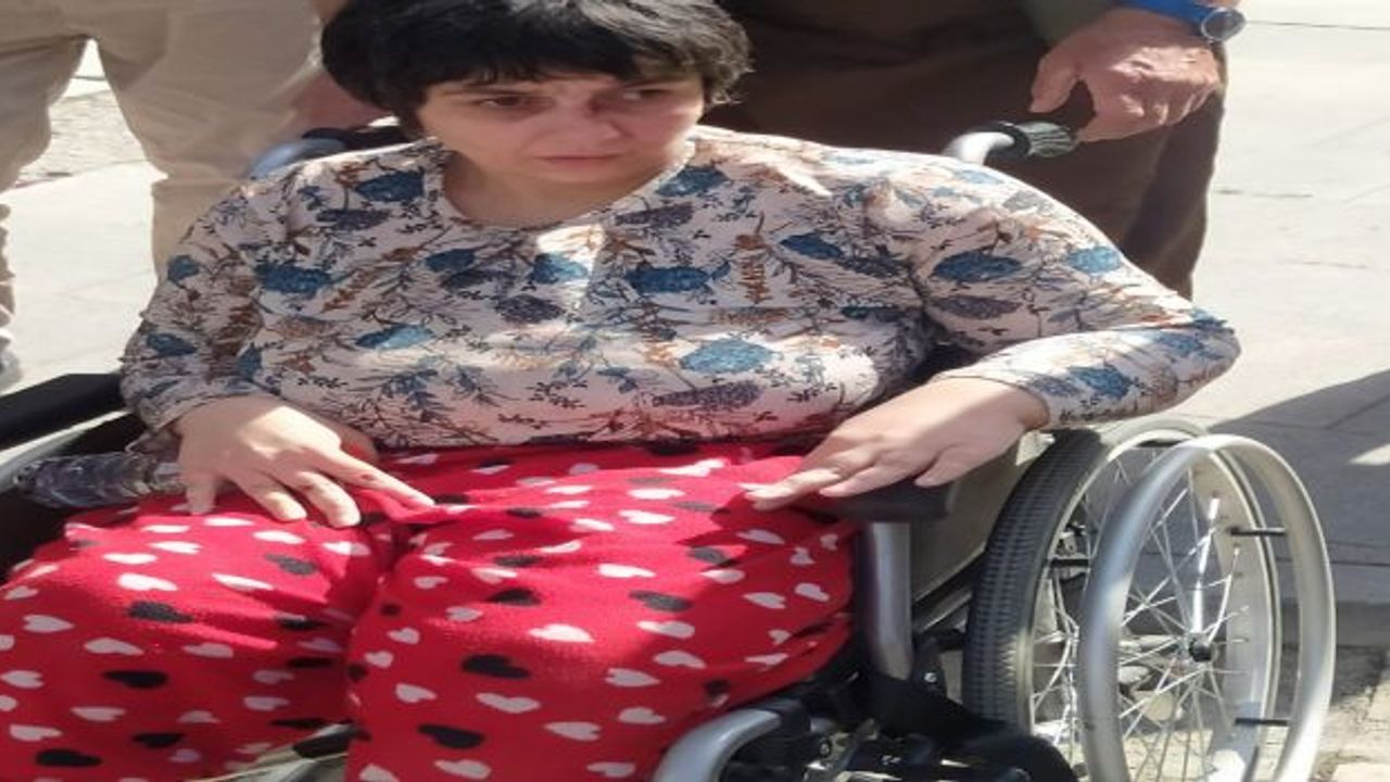 Hakkari'de engelli kadın kaldırımda düşerek yaralandı