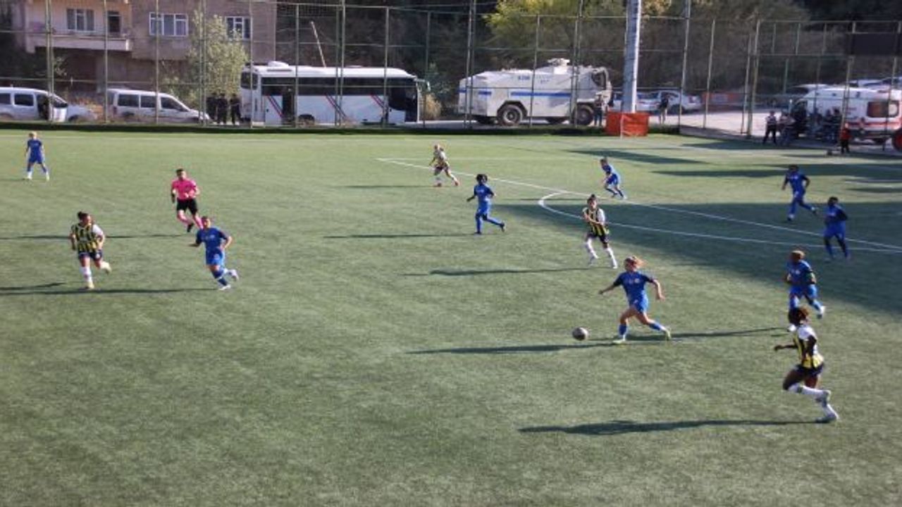 Hakkarigücü Kadın Futbol Takımı evinde 5-0 mağlup oldu