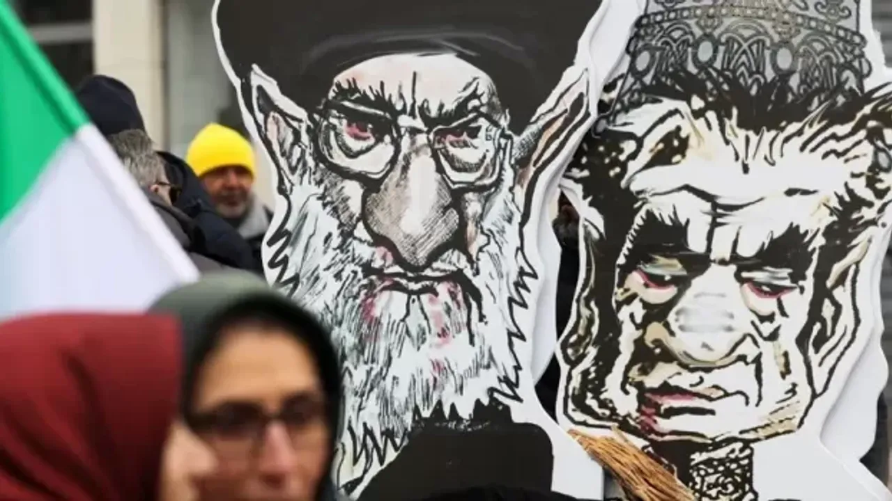 İran'da başörtüsü zorunluluğunu sertleştiren yasa meclisten geçti
