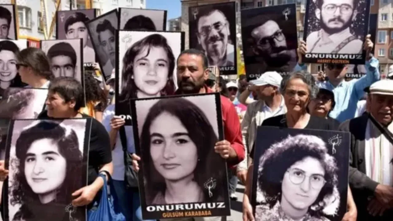 Sivas Katliamı Davası düşürüldü: Katliam sanıklarını savunan avukatlar ve geçmişleri AKP'ye çıkıyor