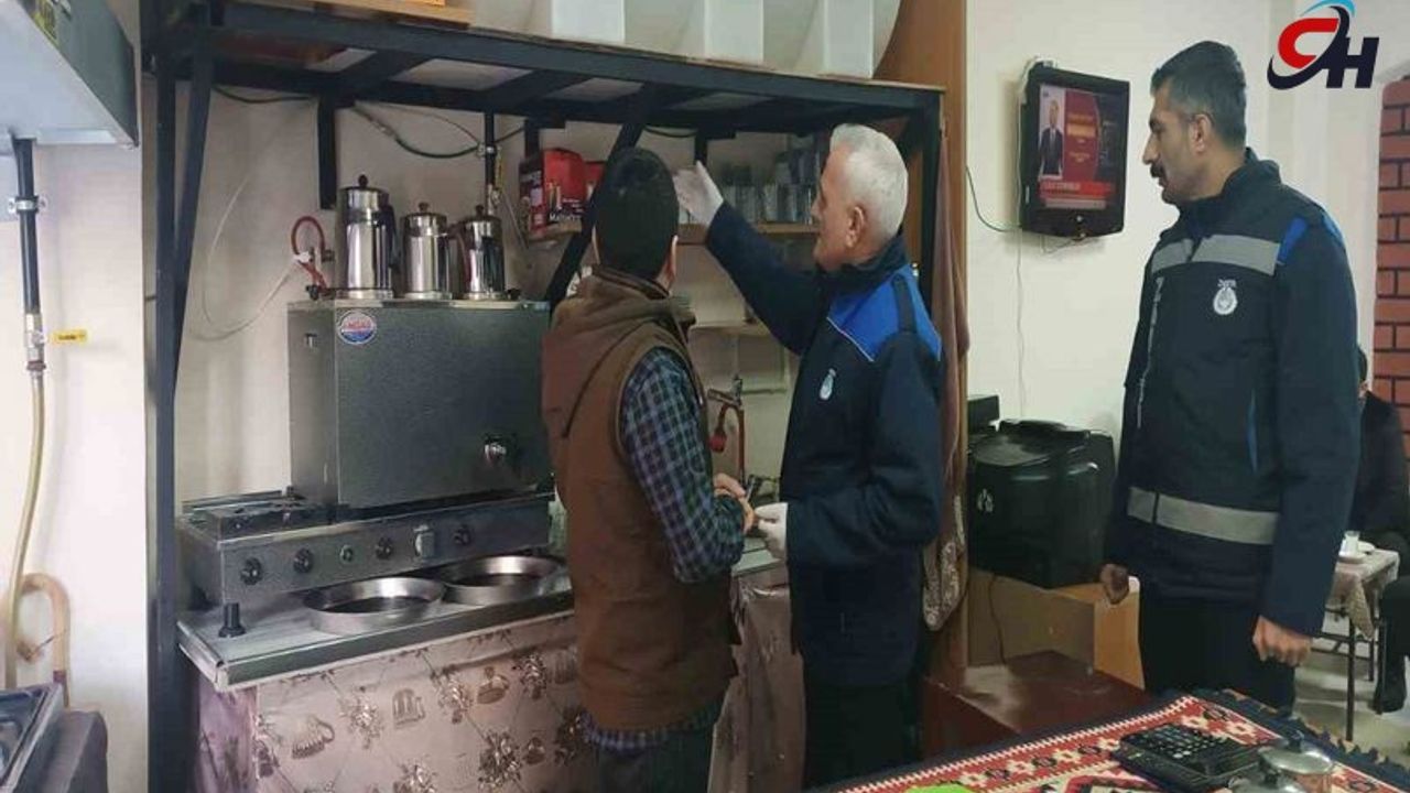 Zabıta ekipleri Hakkari'de çay ocaklarında hijyen denetimi yaptı