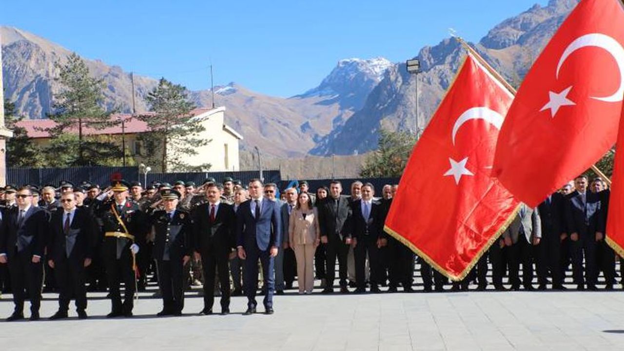 Hakkari’de 29 Ekim Cumhuriyet Bayramı’nın 102. yılı coşkuyla kutlandı