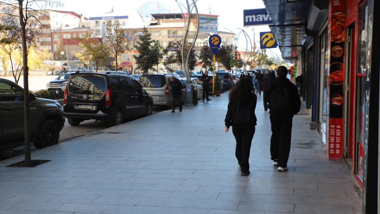 Hakkari'de esnafa kaldırım işgali uyarısı