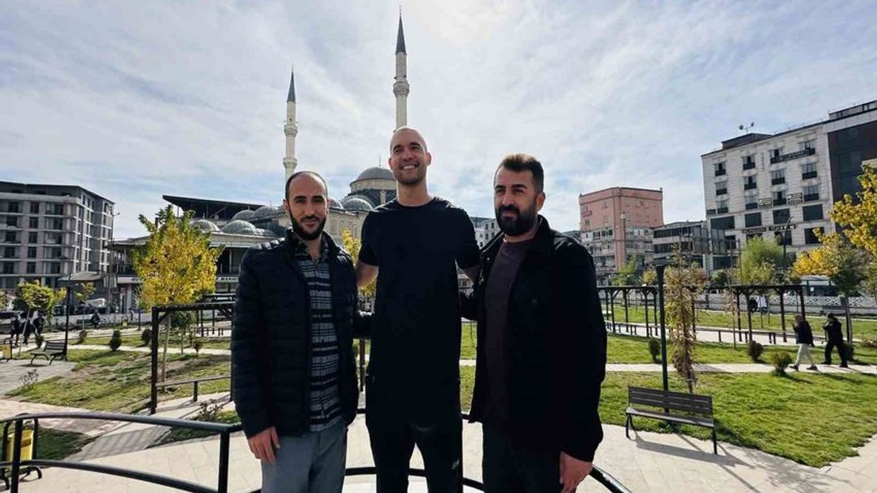 35 Ülke Gezen Amerikalı Gezginin Son Durağı: Hakkari